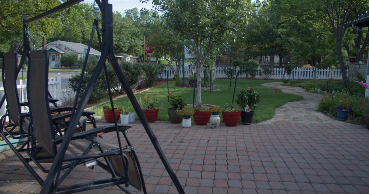 Granbury Gardens Bed And Breakfast Luaran gambar