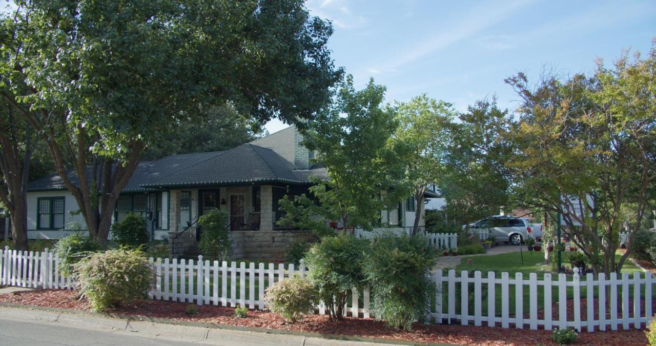 Granbury Gardens Bed And Breakfast Luaran gambar