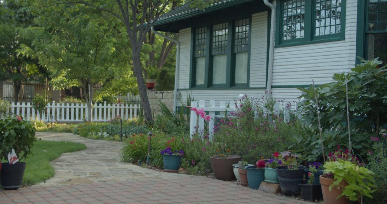 Granbury Gardens Bed And Breakfast Luaran gambar