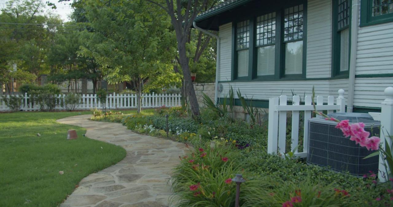 Granbury Gardens Bed And Breakfast Luaran gambar